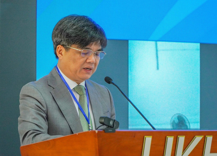 Tiến sĩ Phan Phiến - Hiệu trưởng Trường Đại học Khánh Hòa phát biểu khai mạc hội thảo ts-phan-phien-ht-truong-dh-kh-8908.jpg