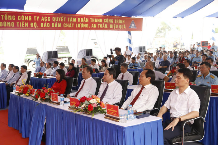 Đại biểu tham dự buổi lễ. Ảnh: Lưu Diễm. 7af2d0a4b7223f7c6633.jpg