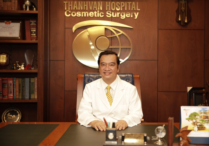 Tiến sĩ Nguyễn Thanh Vân - Giám đốc Bệnh viện Thẩm mỹ Thanh Vân; Trưởng bộ môn, Bộ môn Phẫu thuật tạo hình thẩm mỹ, Trường Y Dược, Trường Đại học Trà Vinh. Ảnh: website Bệnh viện Thẩm mỹ Thanh Vân. 485037395-998250149069048-4748464842648545255-n-3685.jpg
