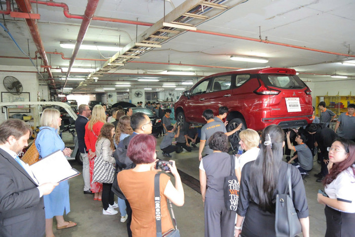 Nhà trường xác định việc tăng cường đầu tư trang thiết bị cho các xưởng thực hành, phòng kỹ năng, bảo đảm tiệm cận với điều kiện công nghệ tại doanh nghiệp là nhiệm vụ then chốt. Ảnh: website nhà trường.