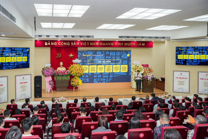 Hội nghị kết nối và hợp tác doanh nghiệp nhằm thúc đẩy quan hệ hợp tác chuyên môn giữa nhà trường và doanh nghiệp; mở ra cơ hội hợp tác chiến lược trong đào tạo, nghiên cứu, thực tập, tuyển dụng và chuyển giao công nghệ. mou-uah-68.jpg