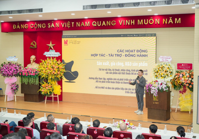 Chương trình diễn ra những nội dung chia sẻ ý nghĩa về chính sách, tiềm năng hợp tác của các Khoa chuyên ngành trong nhà trường; toạ đàm trao đổi giữa cơ sở đào tạo và doanh nghiệp. mou-uah-44.jpg