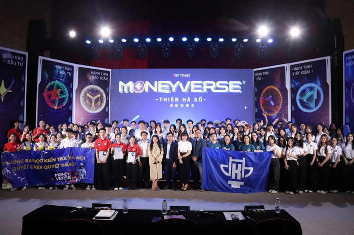 Sinh viên nhóm ngành Kinh tế tham gia chương trình “Vũ trụ đồng tiền” (Money Verse) - sân chơi kinh tế sáng tạo với các thử thách tài chính, mô phỏng thị trường và chiến lược đầu tư. Ảnh: NTCC. picture2.jpg