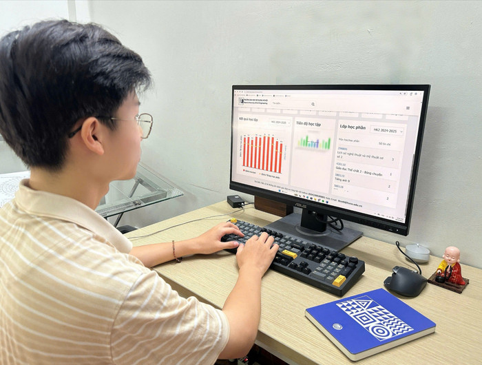 Sinh viên Trường Đại học Xây dựng Hà Nội đánh giá cao tính thuận tiện và trực quan của hệ thống cổng thông tin trong việc theo dõi kết quả học tập. Ảnh: NVCC. 116c0587c0b548eb11a4-4703.jpg