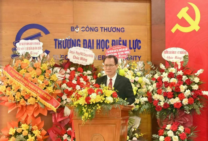 Ông Nguyễn Thanh Sơn – Bí thư Đảng ủy Khối các trường đại học, cao đẳng Hà Nội phát biểu tại Đại hội. Ảnh: EPU. Ông Nguyễn Thanh Sơn – Bí thư Đảng ủy Khối các trường đại học, cao đẳng Hà Nội phát biểu tại Đại hội. Ảnh: EPU.