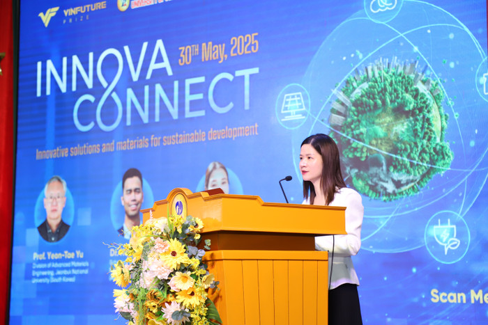 Tiến sĩ Lê Thái Hà - Giám đốc điều hành Quỹ VinFuture phát biểu chào mừng hội thảo. img-3293.jpg