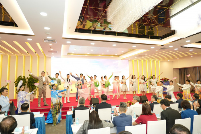Trường Đại học Sư phạm – Đại học Đà Nẵng đã cử cán bộ, giảng viên và sinh viên phối hợp tổ chức, hỗ trợ truyền thông, hậu cần, triển lãm và các hoạt động chuyên môn xuyên suốt sự kiện. Ảnh: NTCC. Trường Đại học Sư phạm – Đại học Đà Nẵng đã cử cán bộ, giảng viên và sinh viên phối hợp tổ chức, hỗ trợ truyền thông, hậu cần, triển lãm và các hoạt động chuyên môn xuyên suốt sự kiện. Ảnh: NTCC.