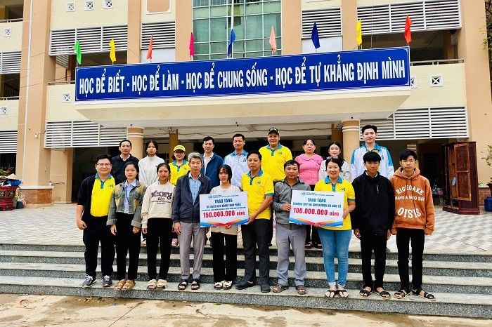 UFM phát động chương trình hỗ trợ khẩn cấp trước tình hình mưa lũ gây thiệt hại nặng nề tại nhiều tỉnh miền Trung và Tây Nguyên để kịp thời chung tay cùng cộng đồng, xã hội và sinh viên. Ảnh: website nhà trường.