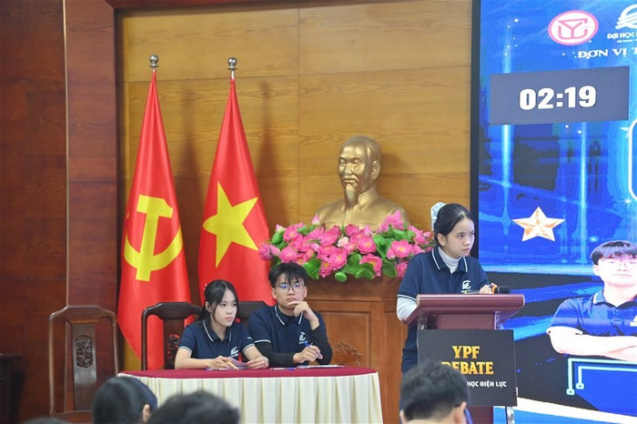 Cuộc thi YPF Debate 2025 lan toả tinh thần phản biện, tư duy logic và sự tự tin, bản lĩnh trong cộng đồng sinh viên EPU. Ảnh: NTCC.