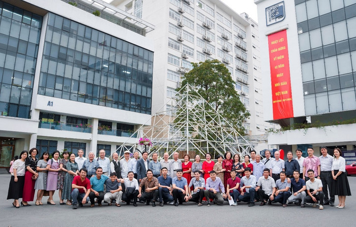 Đội ngũ giảng viên Khoa Vật liệu xây dựng, Trường Đại học Xây dựng Hà Nội có trình độ chuyên môn vững vàng, giàu kinh nghiệm thực tiễn và luôn tâm huyết với sự nghiệp đào tạo và nghiên cứu khoa học. Ảnh: NTCC. picture1.jpg