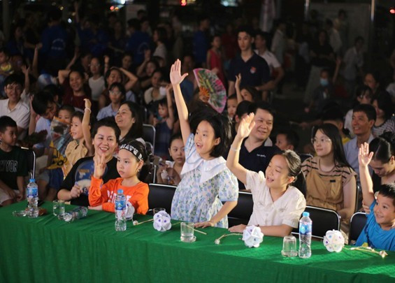 Chương trình lan tỏa thông điệp nhân văn về tình yêu thương, sự gắn kết và giá trị gia đình trong dịp Tết Trung thu. Ảnh: NTCC. picture1.jpg