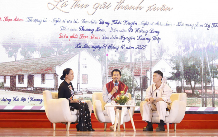 Diễn viên Nguyễn Phương Nam; Diễn viên Lê Hoàng Long và Đạo diễn Nguyễn Hoàng Điệp trao đổi tại toạ đàm. 556878982-1238770851608279-5897513594466403130-n.jpg