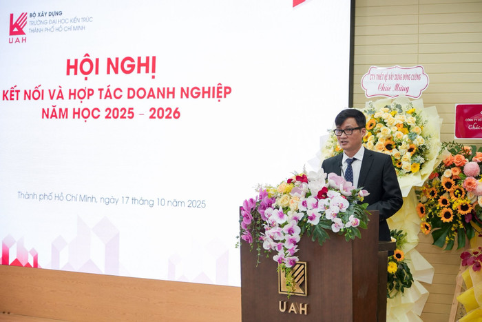 Phó Giáo sư, Tiến sĩ, Kiến trúc sư Phạm Trọng Thuật - Hiệu trưởng Trường Đại học Kiến trúc Thành phố Hồ Chí Minh. 562339445-1276255221199679-2578528828160274826-n.jpg