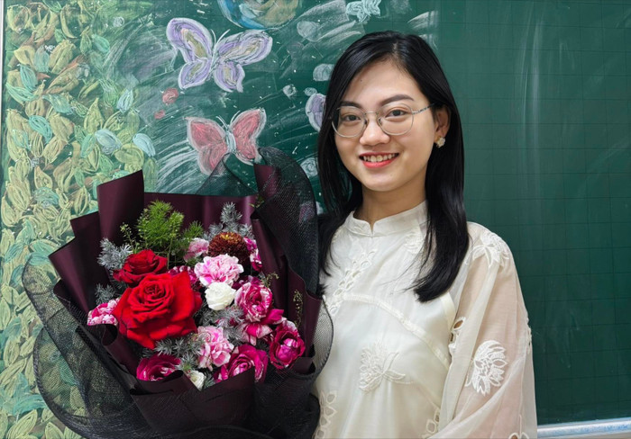 Cô Trần Thị Bích Thuỷ - giáo viên môn Ngữ văn Trường Trung học phổ thông Chuyên Nguyễn Huệ (Hà Nội). Ảnh: NVCC. 512986918-4129969590616933-8490088349537934892-n-3385.jpg