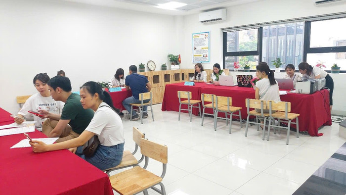 Công tác tuyển sinh năm học 2025-2026 tại Hà Nội được tổ chức hiệu quả, ổn định, đúng tiến độ và thuận lợi cho phụ huynh học sinh. Ảnh: Trường Tiểu học Khương Thượng. 514414512-1224944069424232-5193291384481745753-n.jpg