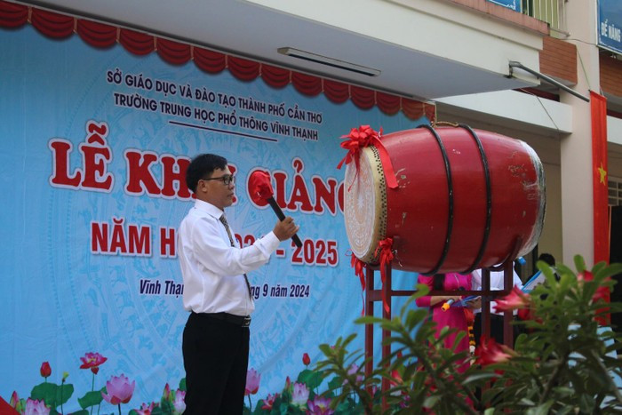 Thầy Đỗ Thành Thiện - Hiệu trưởng Trường Trung học phổ thông Vĩnh Thạnh (Cần Thơ). Ảnh: Website nhà trường. img-9640-9101-3496.jpg