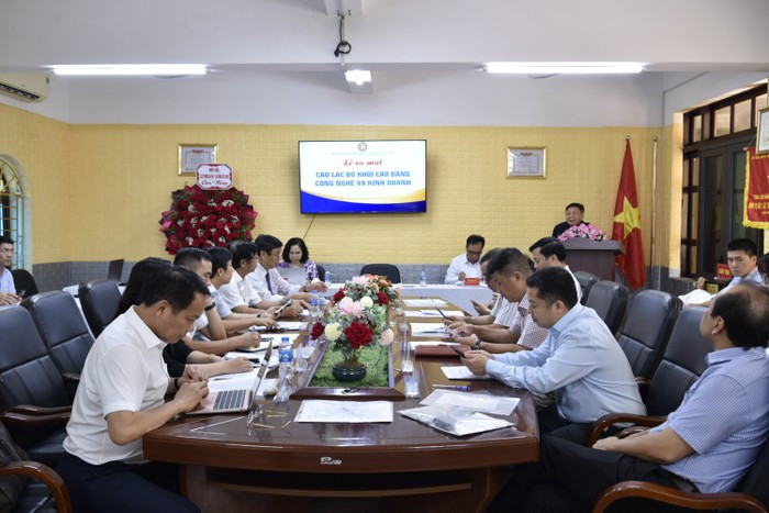 Lễ ra mắt Câu lạc bộ Khối trường cao đẳng Công nghệ và Kinh doanh thuộc Hiệp hội Các trường đại học, cao đẳng Việt Nam. Ảnh: Thúy Hiền. dsc0475-9795-3278.jpg