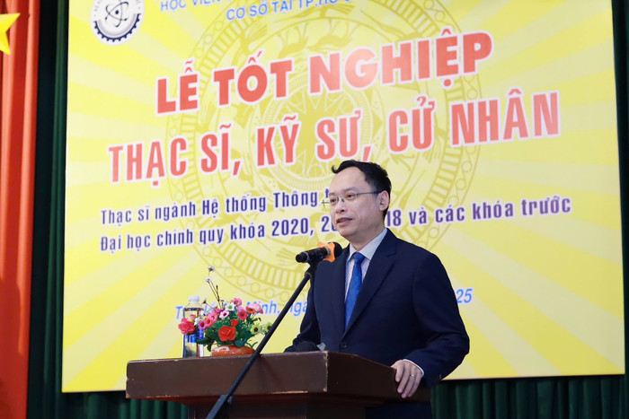 Phó giáo sư, Tiến sĩ Trần Quang Anh - Phó Giám đốc Học viện phát biểu tại buổi lễ. Ảnh: Website nhà trường. 513538362-1174105391426451-2510300588009166723-n.jpg