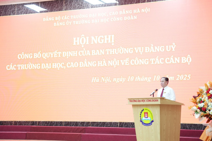 Phát biểu của đồng chí Lê Mạnh Hùng - tân Bí thư Đảng ủy Trường Đại học Công đoàn. Ảnh: NTCC. 38.png