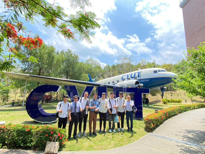 Sinh viên Khoa Kỹ thuật Điện tử 1 đi trao đổi học thuật tại các trường đại học hàng đầu về công nghệ tại Đài Loan (Trung Quốc). Ảnh: NVCC. 500215439-1278314057632599-7973078563270771839-n.jpg