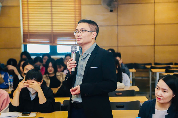 Tiến sĩ Phạm Kim Thư – Hiệu trưởng Trường Trung học phổ thông Mai Hắc Đế (Hà Nội). Ảnh: NVCC. z6595499780232-18bd70ebe36a59dade0a846a33d8cd2b.jpg