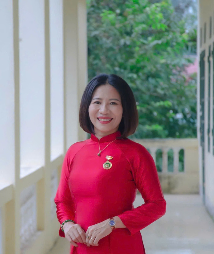 Cô Nguyễn Thị Hằng - giáo viên Lịch sử của Trường Trung học phổ thông Vũ Quang (tỉnh Hà Tĩnh). Ảnh: NVCC. z6920952926446-b0c7fe995161f98407c31695ea0bc5c1.jpg