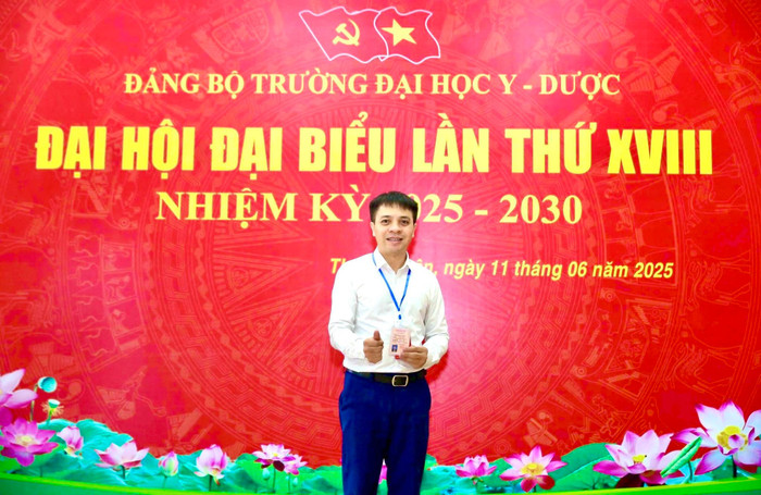 Tiến sĩ Nguyễn Quang Đông – Giám đốc Trung tâm Tư vấn và hỗ trợ học sinh, sinh viên của Trường Đại học Y - Dược (Đại học Thái Nguyên). Ảnh: NTCC. 508407344-3469302513207390-4704566872101563700-n.jpg