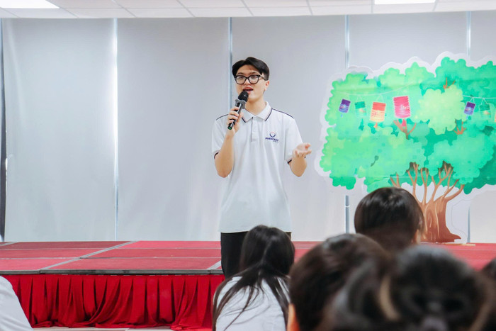 Thầy Nguyễn Đức Phú – giáo viên kỹ năng sống của Trường Phổ thông liên cấp Phenikaa. Ảnh: NVCC. z6858109979588-33ff39b777bf78716aaf743b359ae9d5.jpg