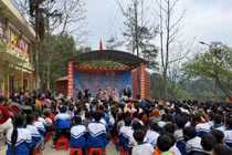 Hiệu trưởng một trường không quá 2 nhiệm kỳ liên tiếp, "nới" với trường vùng khó là hợp lý