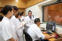 Chênh lệch điểm chuẩn nhóm ngành Kỹ thuật y học giữa trường công lập và tư thục khu vực miền Bắc