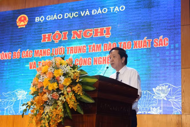 PGS. TS Nguyễn Văn Hùng được bổ nhiệm giữ chức Hiệu trưởng Trường Đại học Giao thông vận tải
