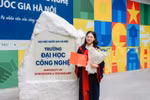 Thủ khoa ngành Hệ thống thông tin Nguyễn Lê Linh Chi. Ảnh: NVCC