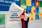 Thủ khoa ngành Hệ thống thông tin Nguyễn Lê Linh Chi. Ảnh: NVCC