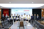 10 sinh viên Trường Đại học Công nghệ - Đại học Quốc gia Hà Nội nhận học bổng Toshiba