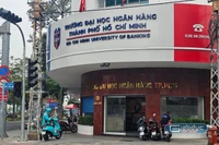 Thí sinh bức xúc vì thừa điểm chuẩn nhưng vẫn không trúng tuyển, ĐH Ngân hàng TPHCM nói gì?