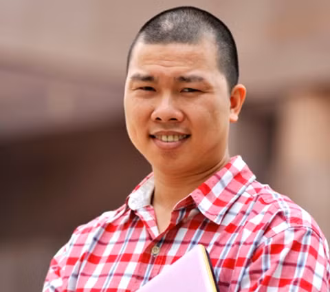 Đi xem Bằng Kiều: Vợ một bên, hoa hậu một bên!