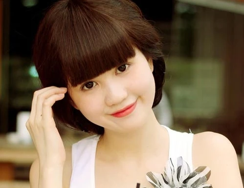Để tóc mái ngây thơ như Ngọc Trinh 