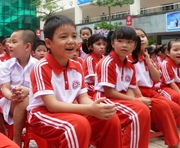 Hơn 2000 HS Tiểu học Dịch Vọng A hào hứng vẽ “Ước mơ của em"
