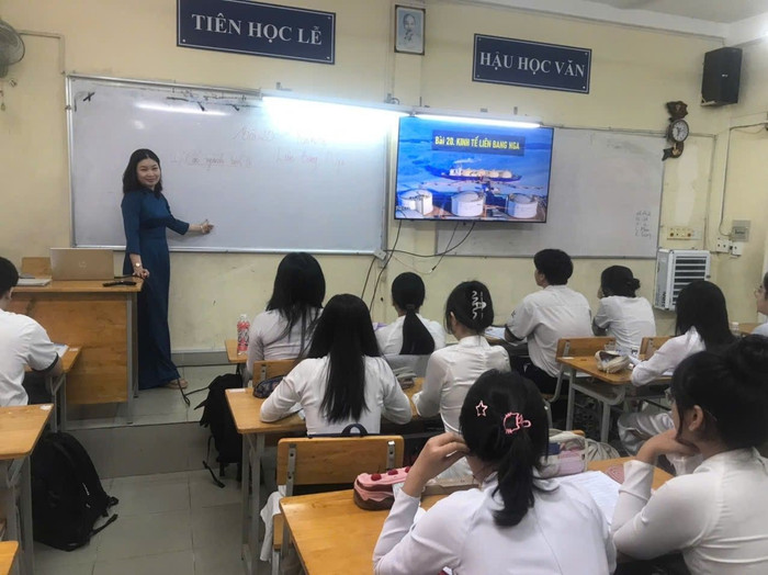 Một tiết học của học sinh lớp 12 Trường trung học phổ thông Phan Đăng Lưu (ảnh: V.D) onthipdl.jpg