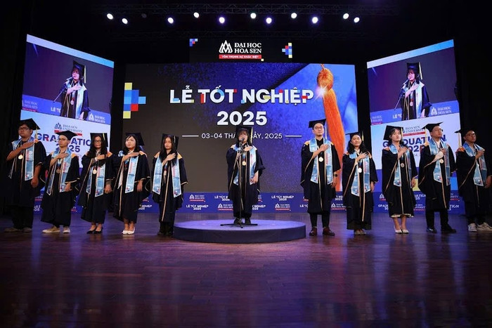 Nghi thức tuyên thệ của các Tân khoa tại lễ tốt nghiệp năm 2025 Ảnh: HSU. hoangquocviet2025b.jpg