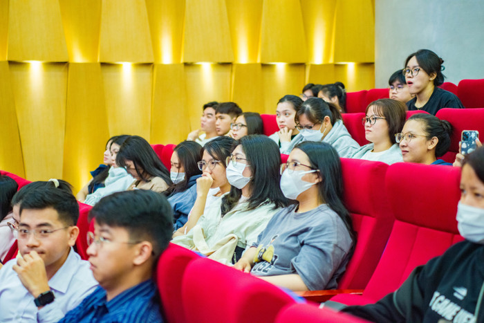 Ngày hội thu hút đông đảo sinh viên năm cuối khối ngành Khoa học Sức khỏe tham dự, ứng tuyển Ảnh: HIU. pic-4.jpg