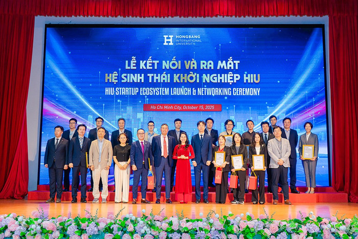 HIU tổ chức Lễ kết nối doanh nghiệp và ra mắt Hệ sinh thái khởi nghiệp. Ảnh: HIU. sinhthaikn.jpg