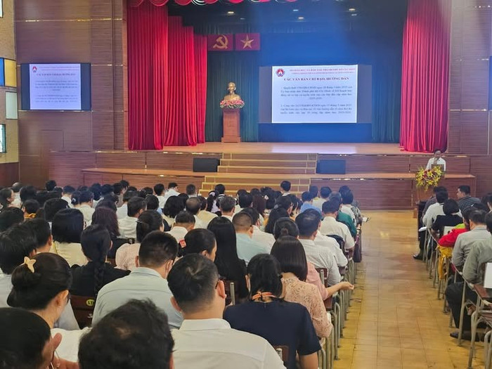 Sở Giáo dục và Đào tạo Thành phố Hồ Chí Minh tổ chức tập huấn thi tuyển sinh vào lớp 10 cho các giám thị, lãnh đạo điểm thi (ảnh: V.D) taphuants10.jpg