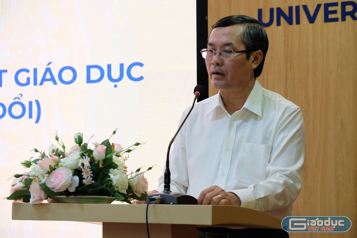 Thứ trưởng Nguyễn Văn Phúc phát biểu tại buổi tọa đàm. Ảnh: V.D gdvn-thutruongphucluatgd.jpg