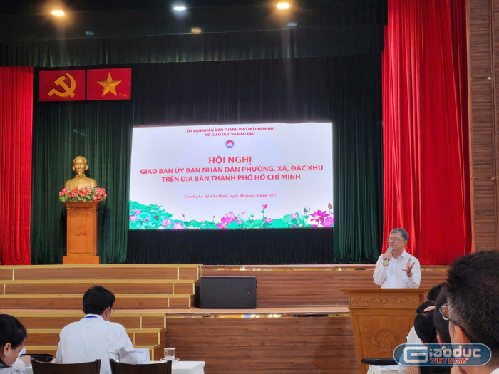Hội nghị giao ban với Ủy ban Nhân dân các phường, xã, đặc khu do Sở giáo dục và Đào tạo Thành phố Hồ Chí Minh tổ chức. Ảnh: CTV. gdvn-giaoban.jpg