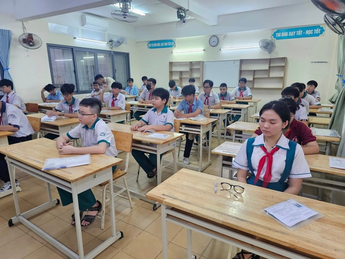 Thí sinh tham dự kỳ thi tuyển sinh vào lớp 10 công lập ở Thành phố Hồ Chí Minh năm 2025 Ảnh: V.D thits10ngaycuoi.jpg