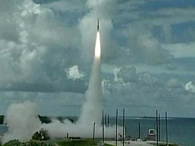 Tên lửa tầm ngắn được phóng từ đảo Tên lửa tầm ngắn được phóng từ đảo