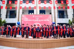 ĐH Hòa Bình trao bằng tốt nghiệp năm 2025 cho gần 400 tân bác sĩ, dược sĩ, cử nhân