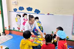 Trợ cấp 1 năm lương cơ bản, khơi thông điểm nghẽn lương thấp với GV mầm non tuyển mới