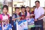 Trước thềm năm học mới, VEPIC hỗ trợ sách, vở cho thầy trò ở Nghệ An sau bão số 3